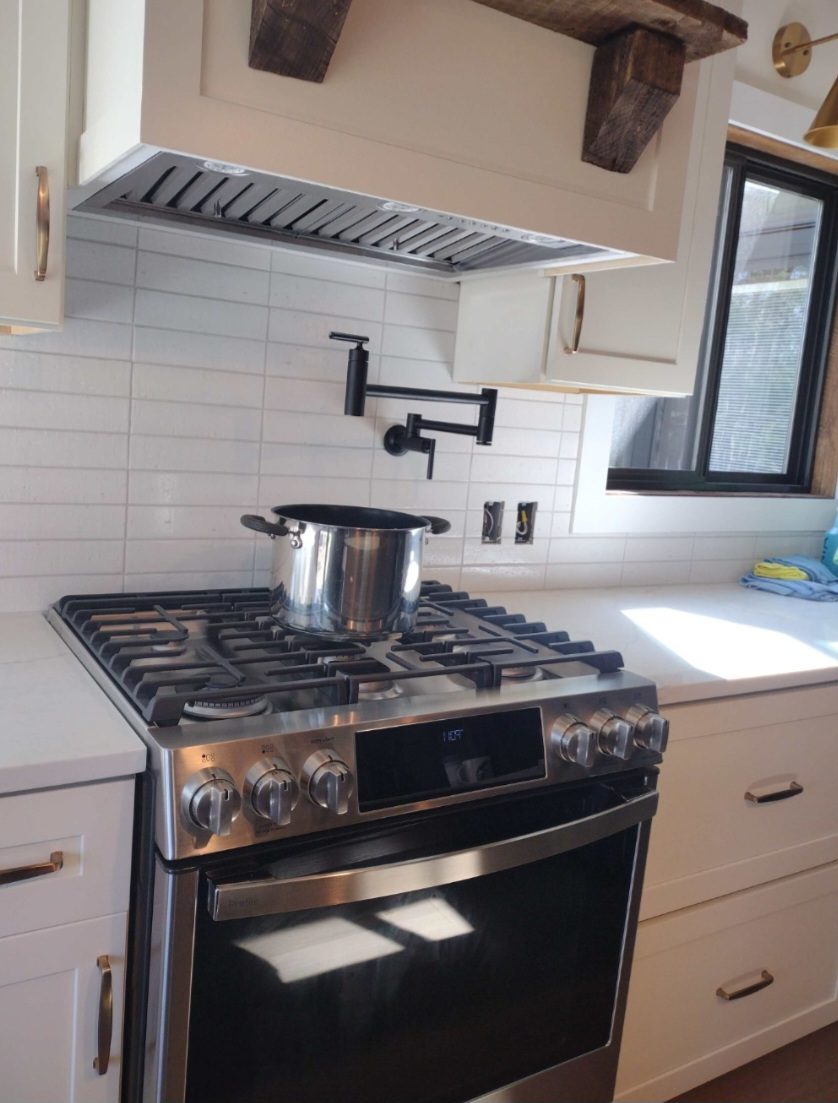 Pot filler faucet